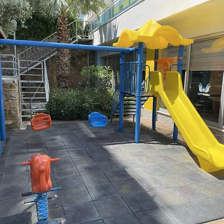 Sa Apartments! 300m To The Apartment