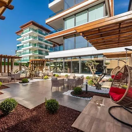 Διαμέρισμα Sa Apartments! Beachfront With Sea View & Pool